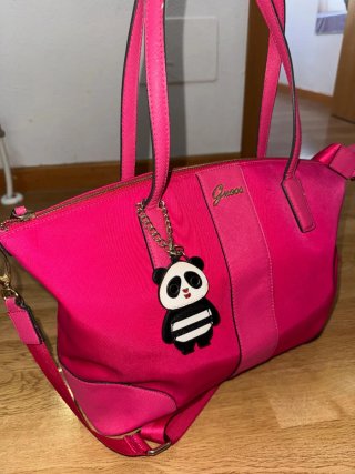 Bolso Guess Fucsia Mujer con Colgante Panda