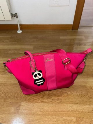 Bolso Guess Fucsia Mujer con Colgante Panda