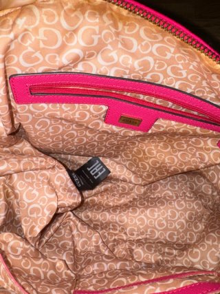Bolso Guess Fucsia Mujer con Colgante Panda