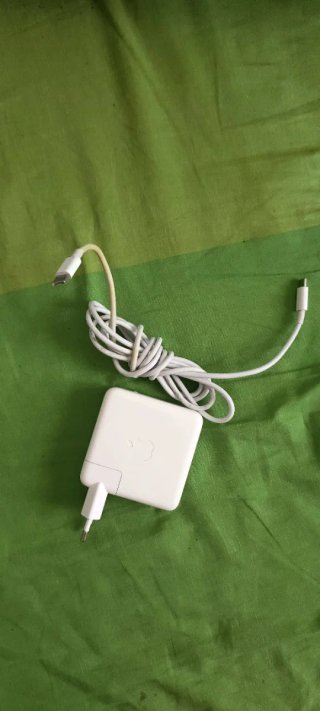 Cargador Apple Blanco 61W