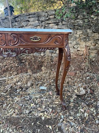 Mesa recibidor madera mármol