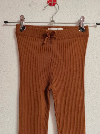 Leggings de punto de niña talla 9 años de Zara.