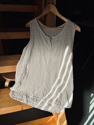 Blusa beige arrugada