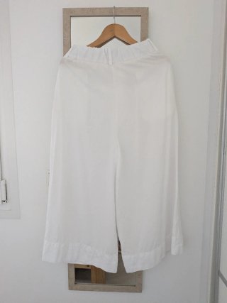 Pantalón blanco pierna ancha