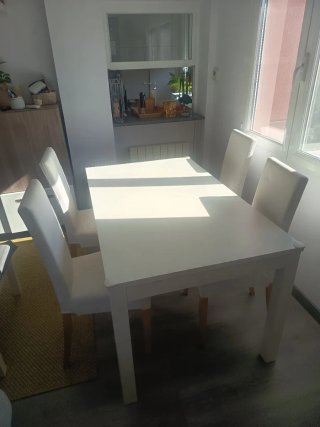 Set de mesa extensible BJUSRTA y 4 Sillas HARRY