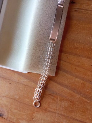 Pulsera de plata con placa