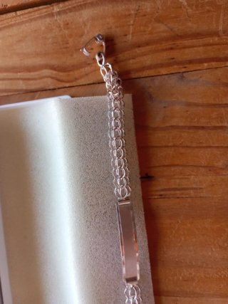 Pulsera de plata con placa