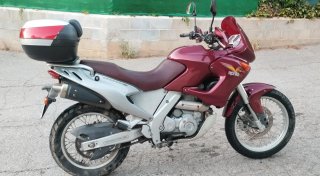 Aprilia Pegaso 650cc Roja