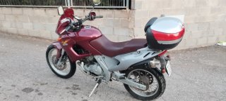 Aprilia Pegaso 650cc Roja