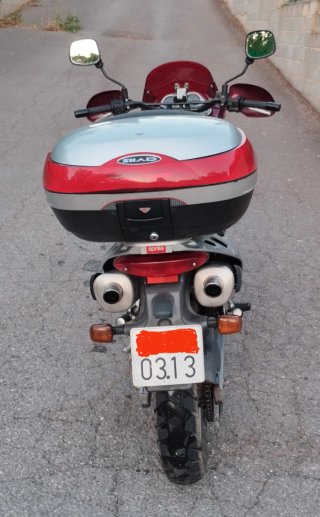 Aprilia Pegaso 650cc Roja