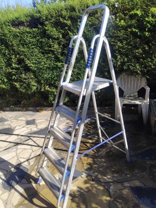 Escalera tijera metálica