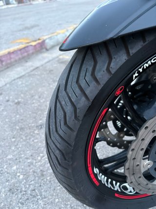 Kymco Xciting S400 Scooter Negra