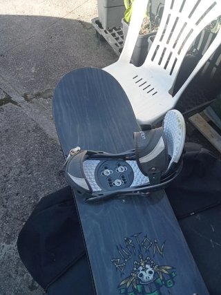 Tabla Snowboard Burton con Fijaciones. Mide 1,40