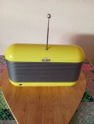 Radio Transistor Amarilla