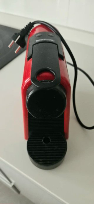 Cafetera Nespresso Roja