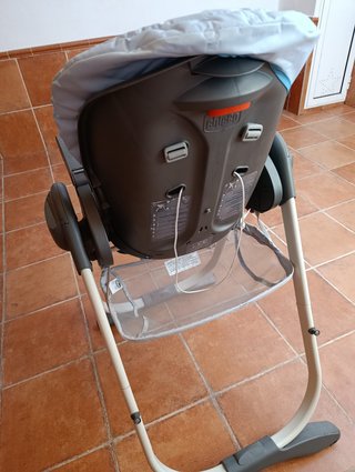 Trona Chicco Polly plegable-regulable con bandeja