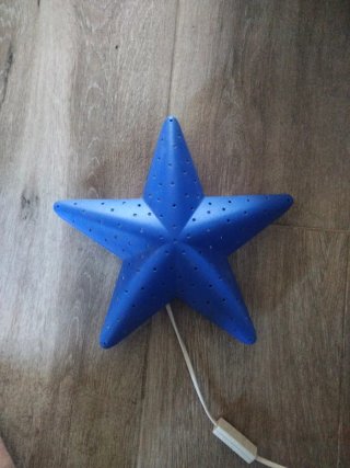 Lámpara Estrella Azul Antimonstruos