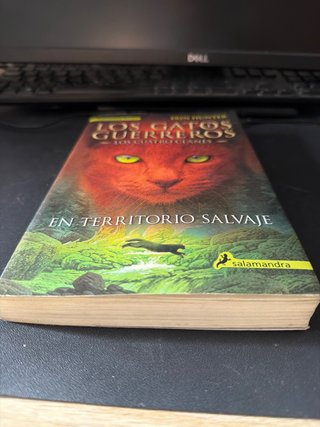 Los gatos guerreros. 1 En territorio salvaje