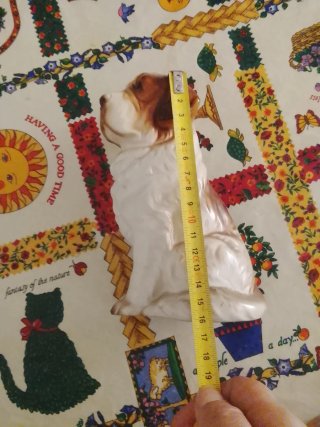 Figura de perro de cerámica