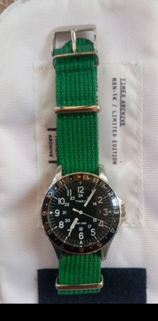 Reloj Timex Ocean Negro, WR 100M, bisel giratorio