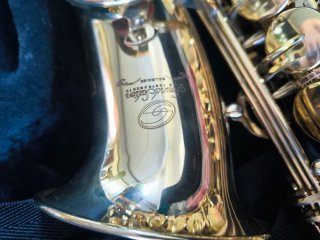 Saxofón Alto Dorado