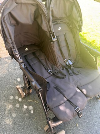 Sillita Gemelar Joie Aire Twin Negra