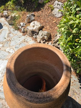 Tinajas Antiguas de Barro