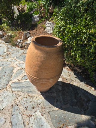 Tinajas Antiguas de Barro