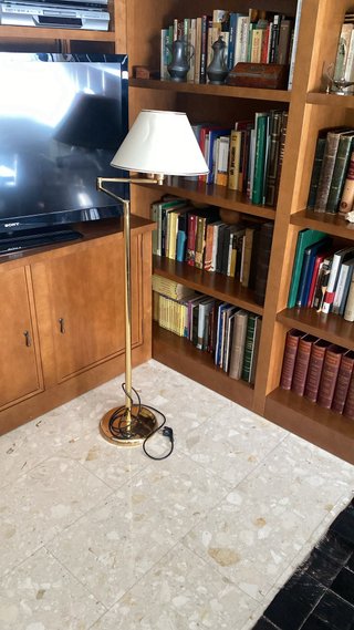 Lámpara de pie dorada pantalla crema