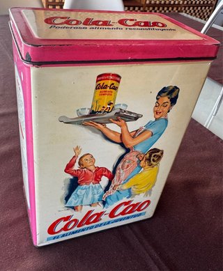 Antigua lata metálica Cola-Cao