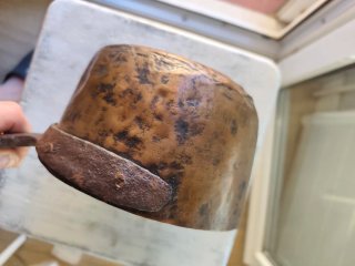 Cazo/olla di rame antico con manico in ferro battuto