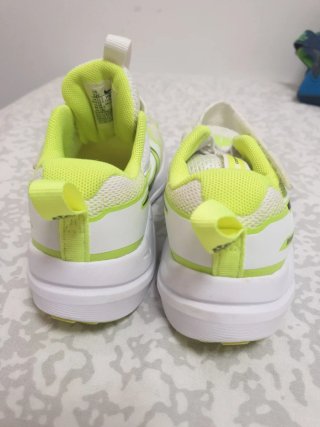 Zapatillas Nike Niños Verde y Blanco