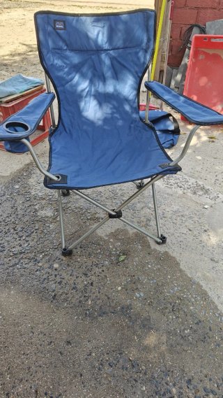 Silla de camping plegable azul y gris