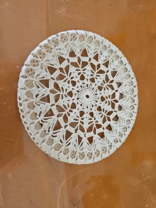 Plato decorado a crochet