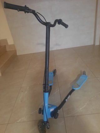 Patinete infantil azul
