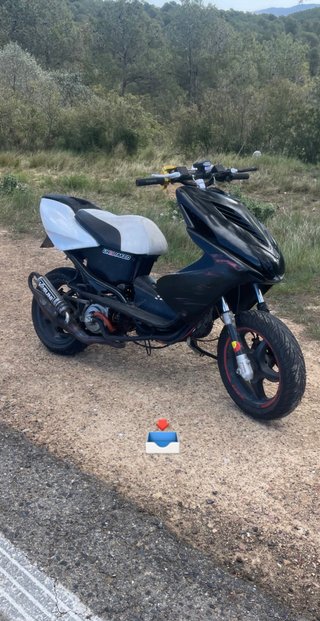 Yamaha Aerox 49 de serie
