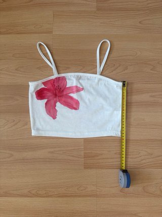 Crop Top Blanco con Estampado Flor Rosa - Talla S