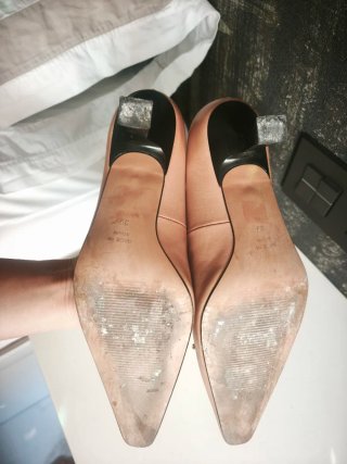 Zapatos de tacón Ángel Alarcón con cadena dorada