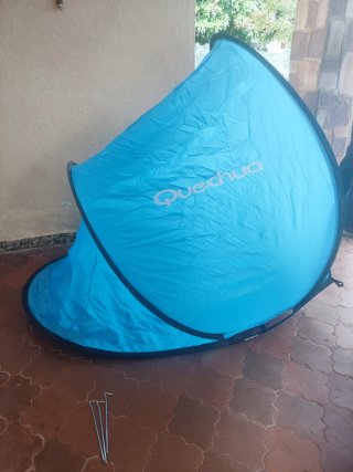 Tienda de campaña Quechua 2,abierta,para sol,aire.