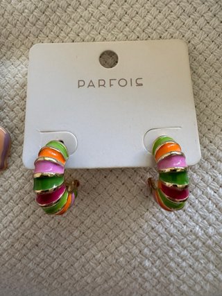2 pares pendientes Parfois flor y aro