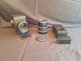 Rolleiflex 6006 + 2 objetivos, cargador y baterías