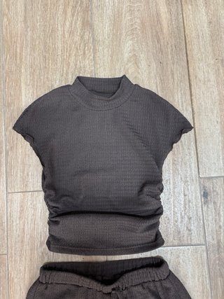 Conjunto camiseta y pantalón