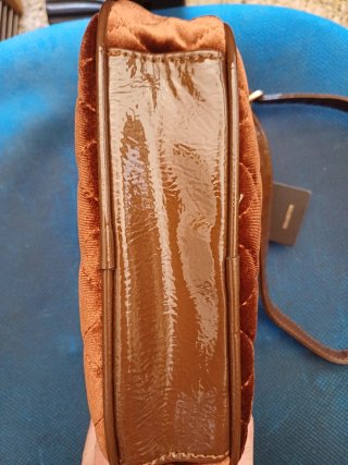 NUEVO! BOLSO TERCIOPELO MARRÓN GIOVANNA MILANO. Si