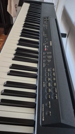 Piano Yamaha P80