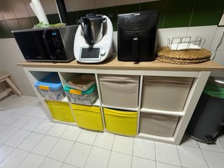 Mueble auxiliar cocina blanco y amarillo