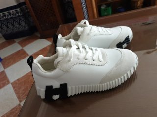 Hermès Bouncing Sneakers Piel Ante Beige Blanco