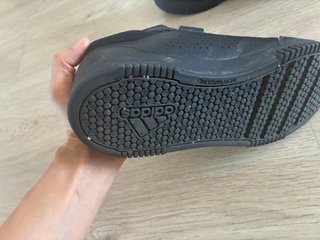 Zapatillas Adidas niño piel negras Talla 36.5