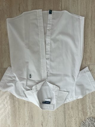 Camisas blancas Guadalaviar