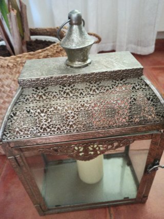 Farol de metal y cristal plateado