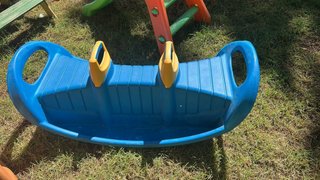 Conjunto juegos infantil: casita, mesa, balancín
